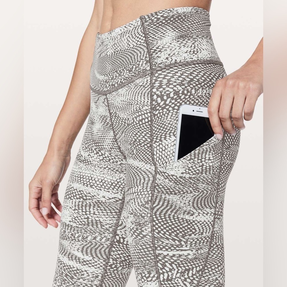 Lululemon Fast & Free 7/8 Tight II *Nulux 25", Swerve Vapor Metal Grey, Size 6 - Picture 4 of 13